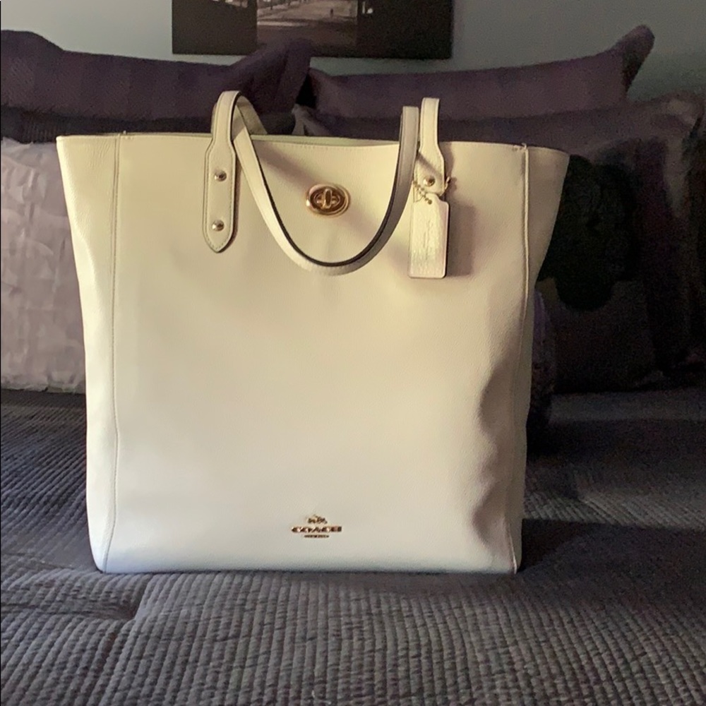NWT TOWN TOTE